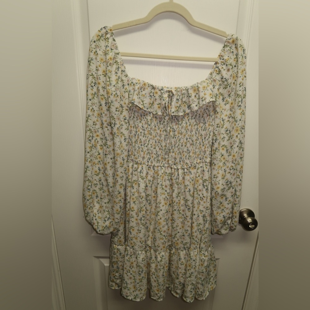 Boutique floral long sleeve yellow daisy 🌼 dress M